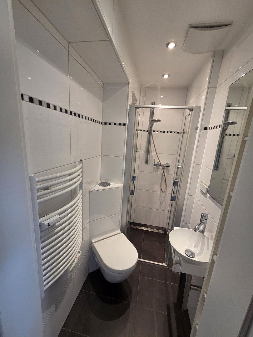 Prenájom bytu 3-izbový 91 m², Ackerwinde 23, Köln, Severné Porýnie - Westfálsko Prenájom bytu 3-izbový 91 m², Ackerwinde 23, Köln, Severné Porýnie - Westfálsko