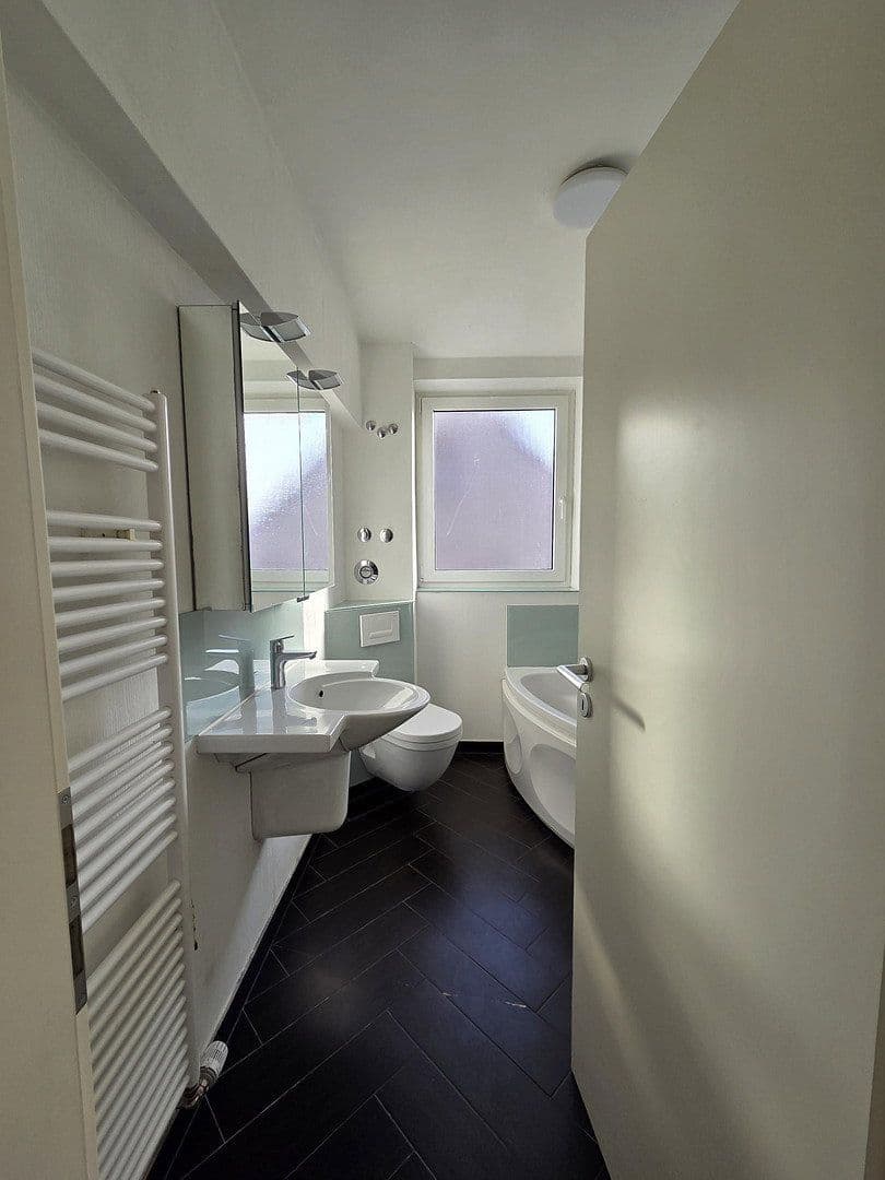 Prenájom bytu 3-izbový 91 m², Ackerwinde 23, Köln, Severné Porýnie - Westfálsko Prenájom bytu 3-izbový 91 m², Ackerwinde 23, Köln, Severné Porýnie - Westfálsko
