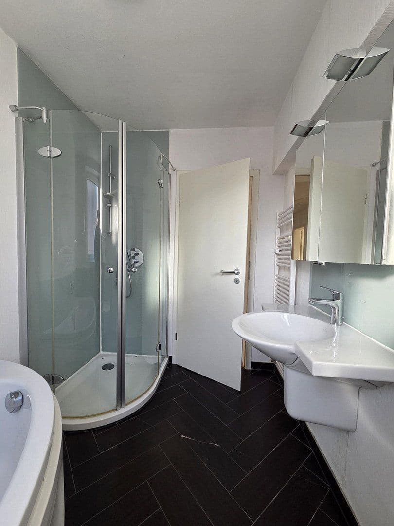 Prenájom bytu 3-izbový 91 m², Ackerwinde 23, Köln, Severné Porýnie - Westfálsko Prenájom bytu 3-izbový 91 m², Ackerwinde 23, Köln, Severné Porýnie - Westfálsko