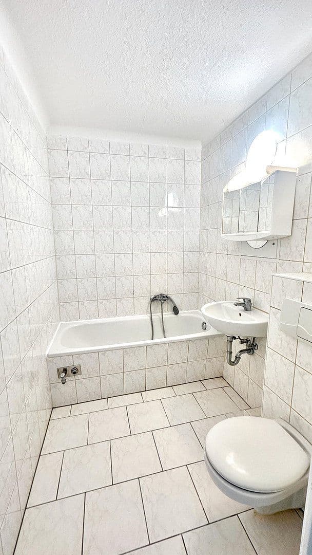 Prenájom bytu 4-izbový 68 m², Überm Gänseholze 9, Weimar, Durínsko Prenájom bytu 4-izbový 68 m², Überm Gänseholze 9, Weimar, Durínsko