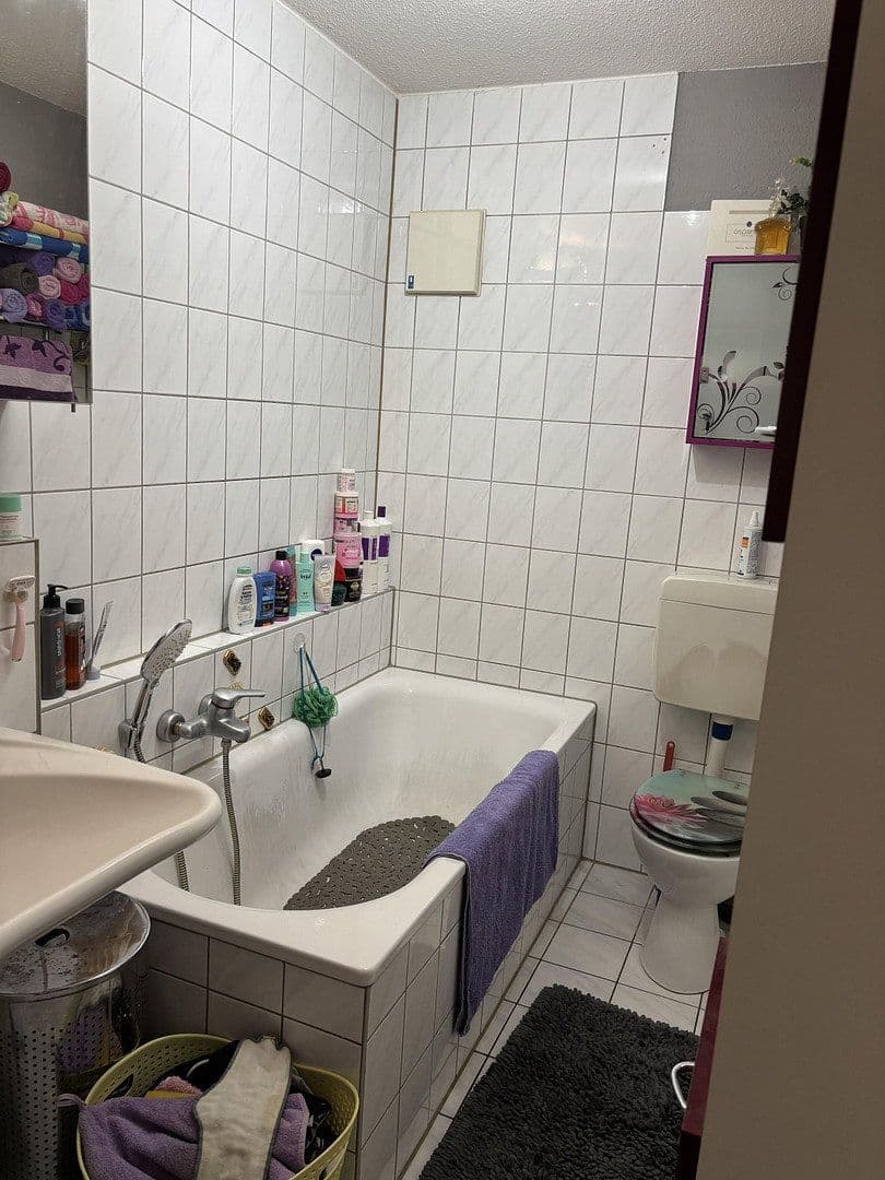 Prenájom bytu 3-izbový 75 m², Südstr. 16, Bad Friedrichshall, Bádensko-Wurttembersko Prenájom bytu 3-izbový 75 m², Südstr. 16, Bad Friedrichshall, Bádensko-Wurttembersko