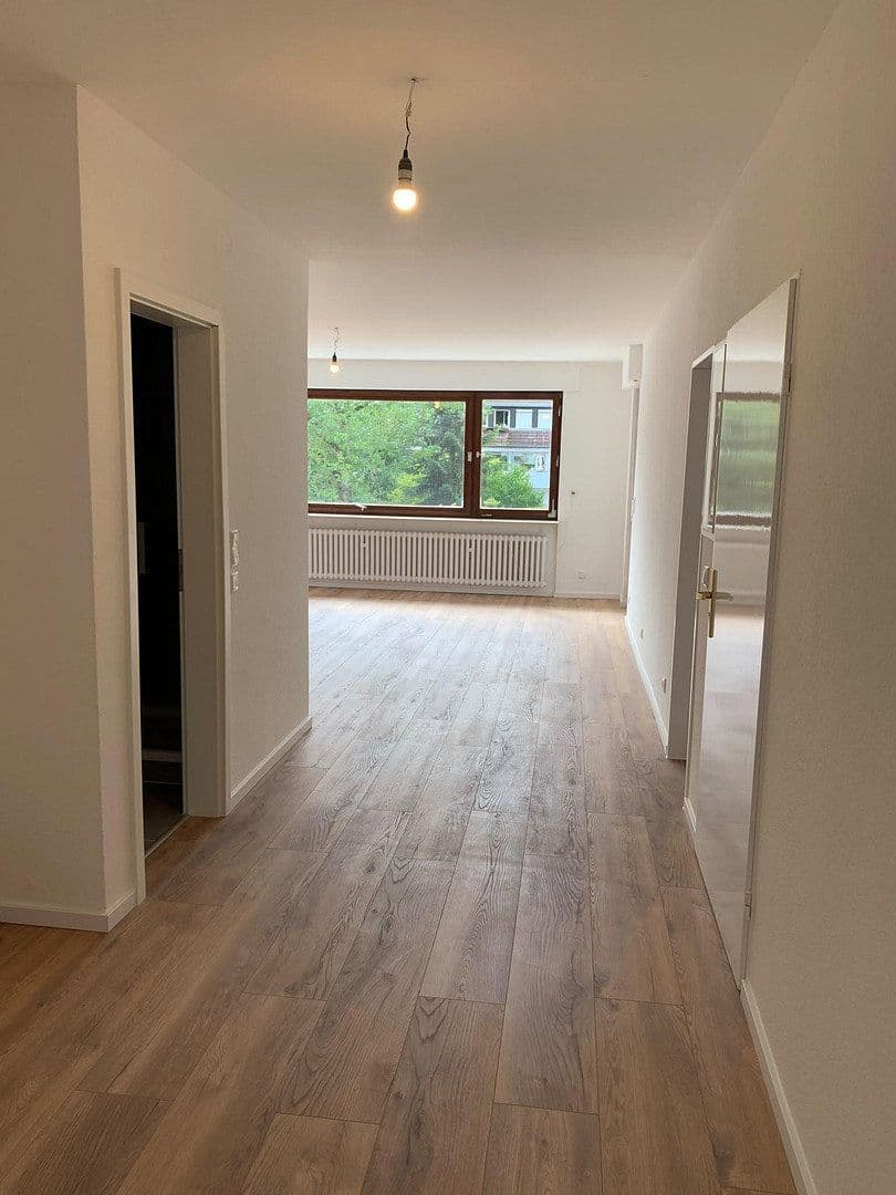 Prenájom bytu 3-izbový 84 m², Neu-Isenburg, Hesensko Prenájom bytu 3-izbový 84 m², Neu-Isenburg, Hesensko