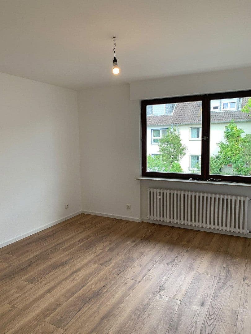 Prenájom bytu 3-izbový 84 m², Neu-Isenburg, Hesensko Prenájom bytu 3-izbový 84 m², Neu-Isenburg, Hesensko