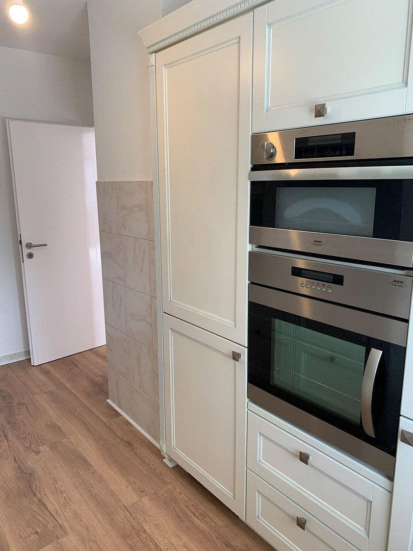 Prenájom bytu 3-izbový 84 m², Neu-Isenburg, Hesensko Prenájom bytu 3-izbový 84 m², Neu-Isenburg, Hesensko