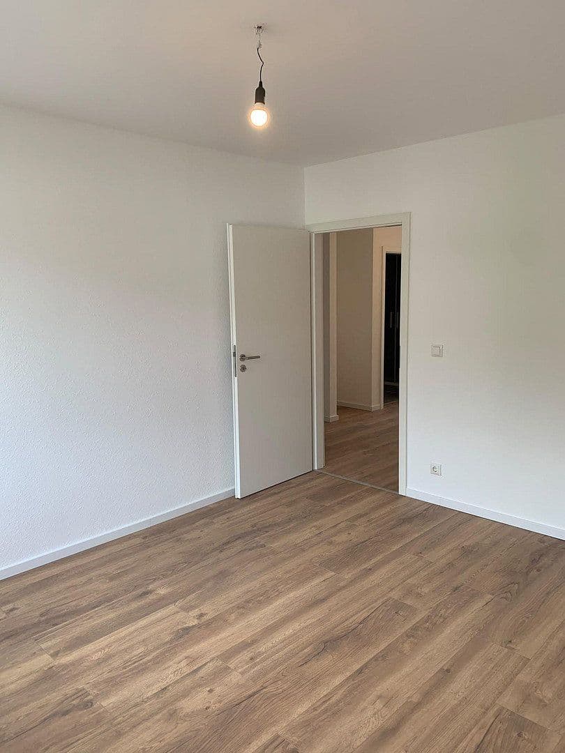 Prenájom bytu 3-izbový 84 m², Neu-Isenburg, Hesensko Prenájom bytu 3-izbový 84 m², Neu-Isenburg, Hesensko