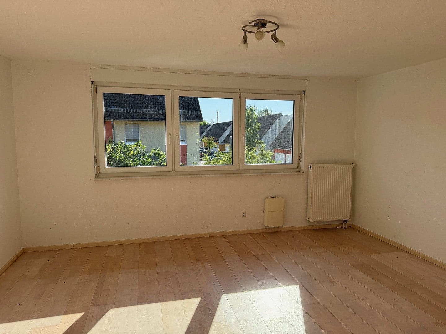 Predaj domu 131 m², pozemok 196 m², Kiefernweg 1, Rheinstetten, Bádensko-Wurttembersko Predaj domu 131 m², pozemok 196 m², Kiefernweg 1, Rheinstetten, Bádensko-Wurttembersko