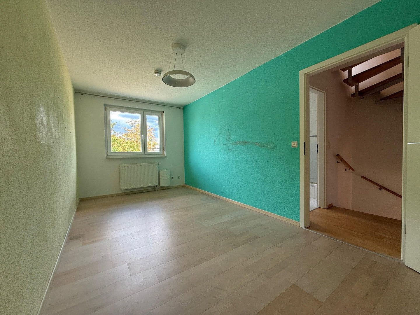 Predaj domu 131 m², pozemok 196 m², Kiefernweg 1, Rheinstetten, Bádensko-Wurttembersko Predaj domu 131 m², pozemok 196 m², Kiefernweg 1, Rheinstetten, Bádensko-Wurttembersko