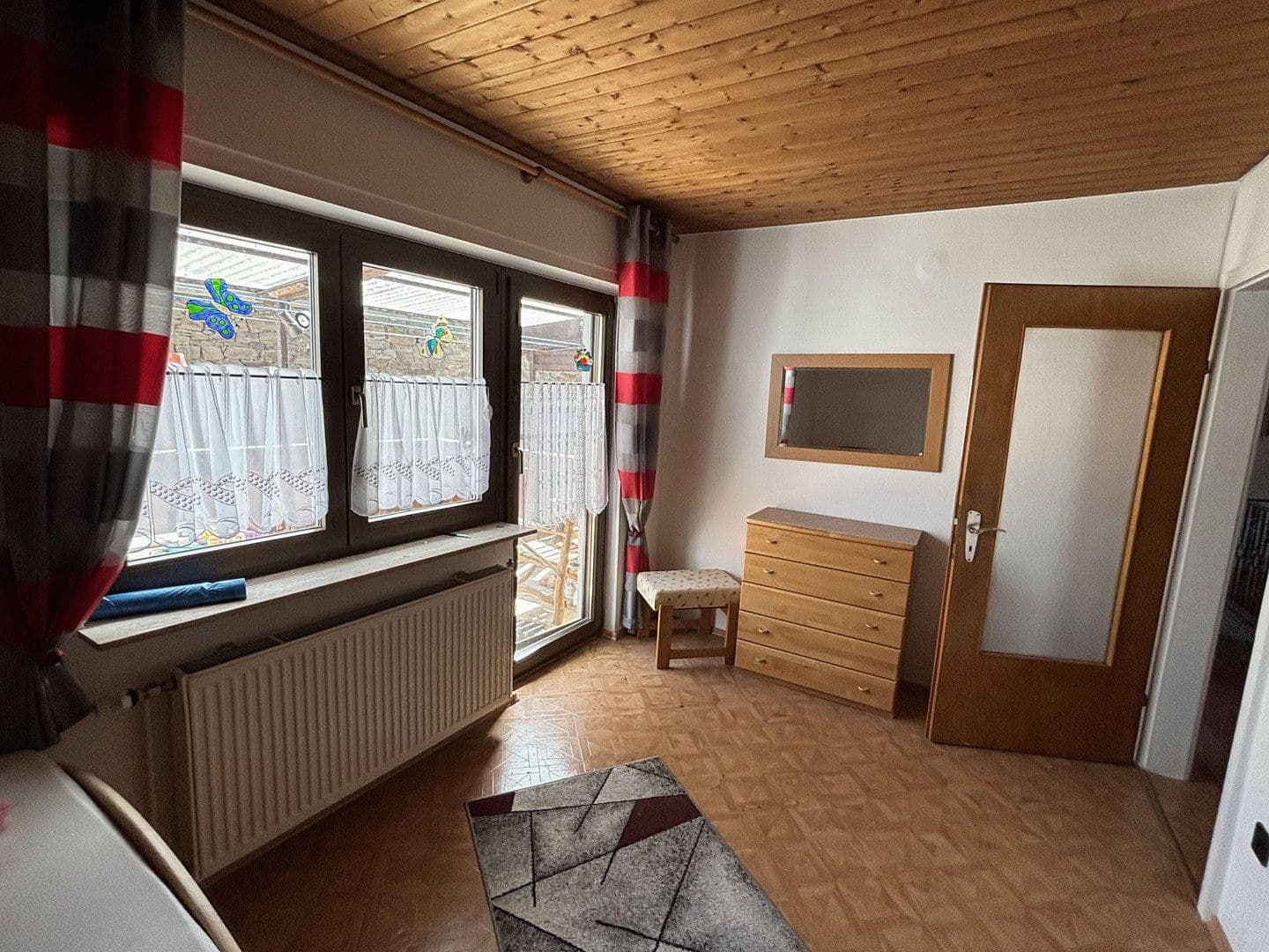 Prenájom domu 138 m², pozemok 234 m², Unkenbach, Porýnie-Falcko Prenájom domu 138 m², pozemok 234 m², Unkenbach, Porýnie-Falcko