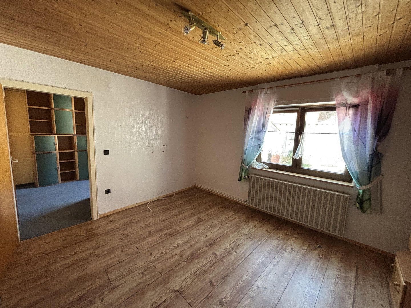 Prenájom domu 138 m², pozemok 234 m², Unkenbach, Porýnie-Falcko Prenájom domu 138 m², pozemok 234 m², Unkenbach, Porýnie-Falcko
