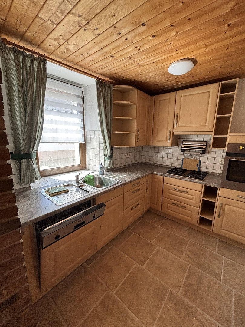 Prenájom domu 138 m², pozemok 234 m², Unkenbach, Porýnie-Falcko Prenájom domu 138 m², pozemok 234 m², Unkenbach, Porýnie-Falcko