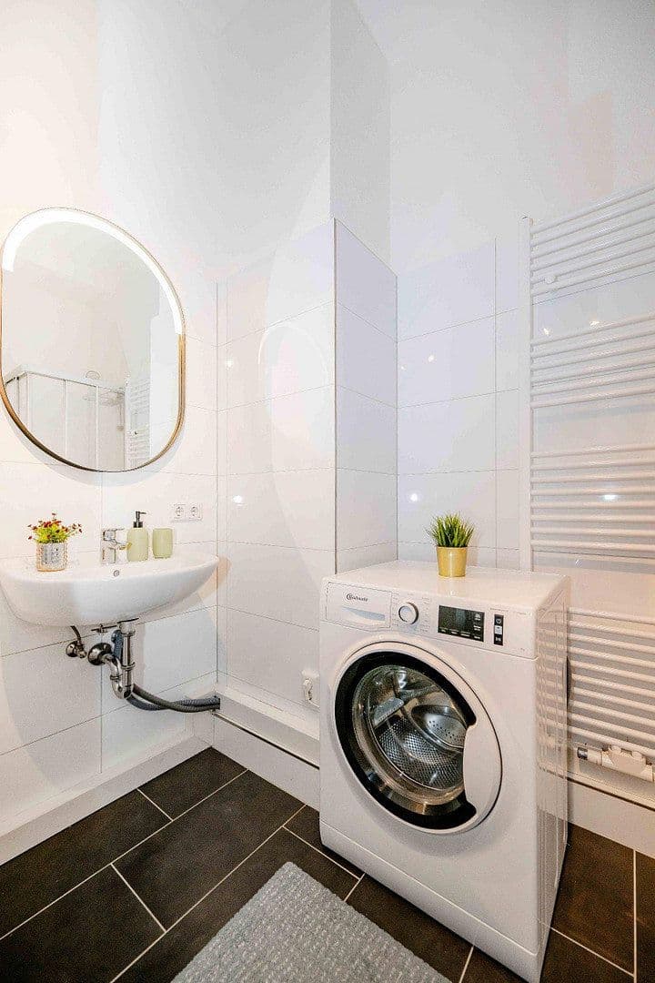 Prenájom bytu 2-izbový 78 m², Liebigstr 24, Düsseldorf, Severné Porýnie - Westfálsko Prenájom bytu 2-izbový 78 m², Liebigstr 24, Düsseldorf, Severné Porýnie - Westfálsko