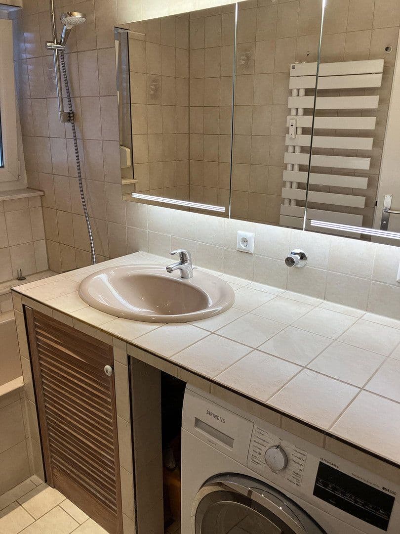 Predaj bytu 3-izbový 77 m², Esslingen am Neckar, Bádensko-Wurttembersko Predaj bytu 3-izbový 77 m², Esslingen am Neckar, Bádensko-Wurttembersko