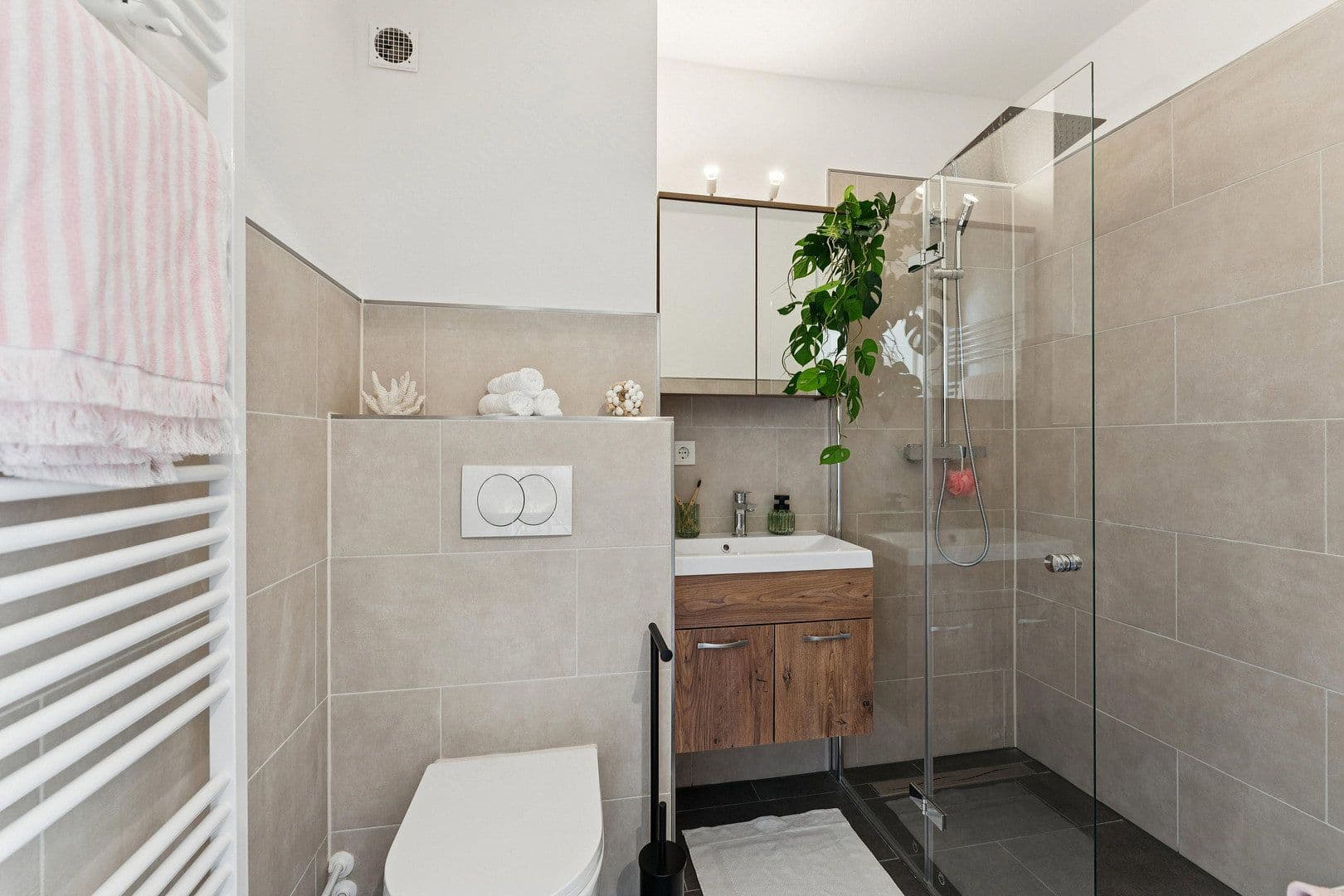Predaj domu 104 m², pozemok 135 m², Göttingen, Dolné Sasko Predaj domu 104 m², pozemok 135 m², Göttingen, Dolné Sasko