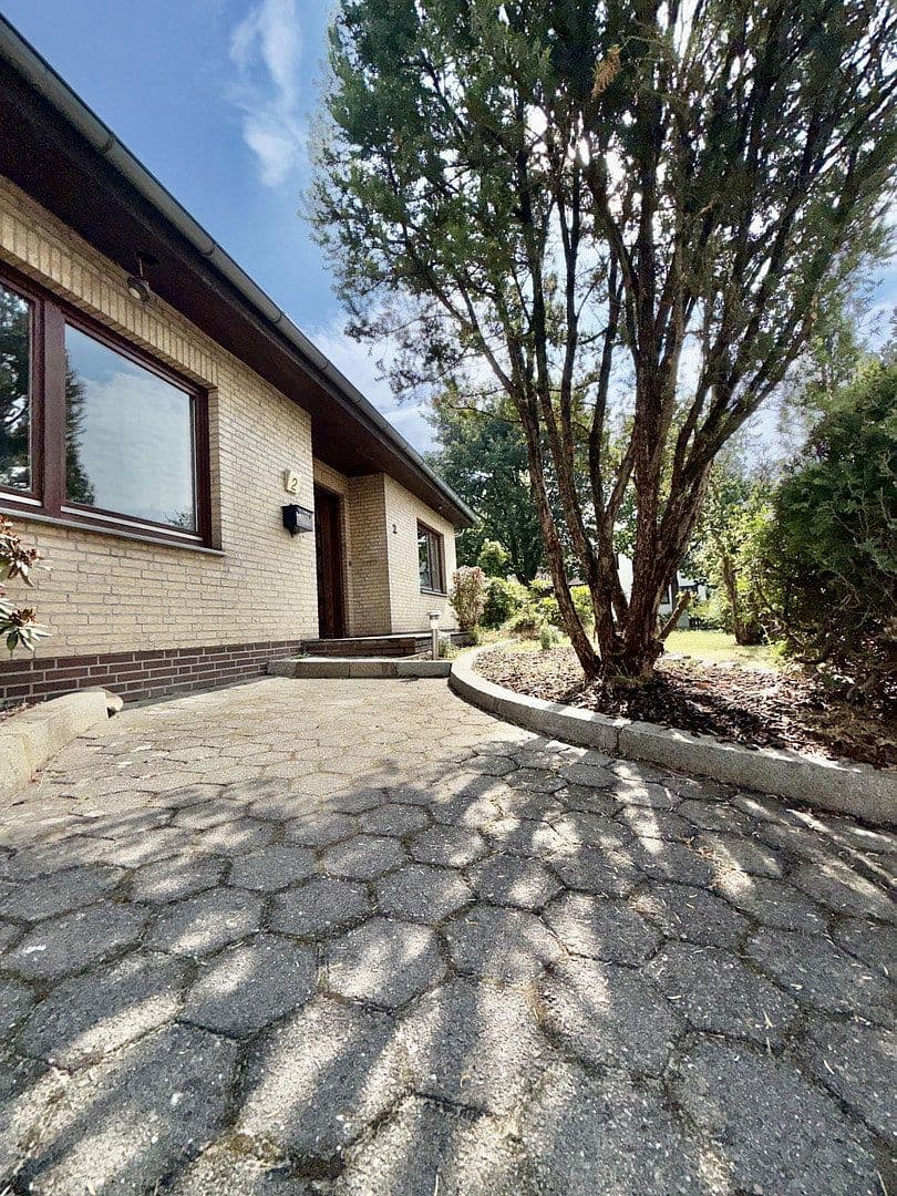 Predaj domu 152 m², pozemok 696 m², Weimarer Straße 2, Delmenhorst, Dolné Sasko Predaj domu 152 m², pozemok 696 m², Weimarer Straße 2, Delmenhorst, Dolné Sasko