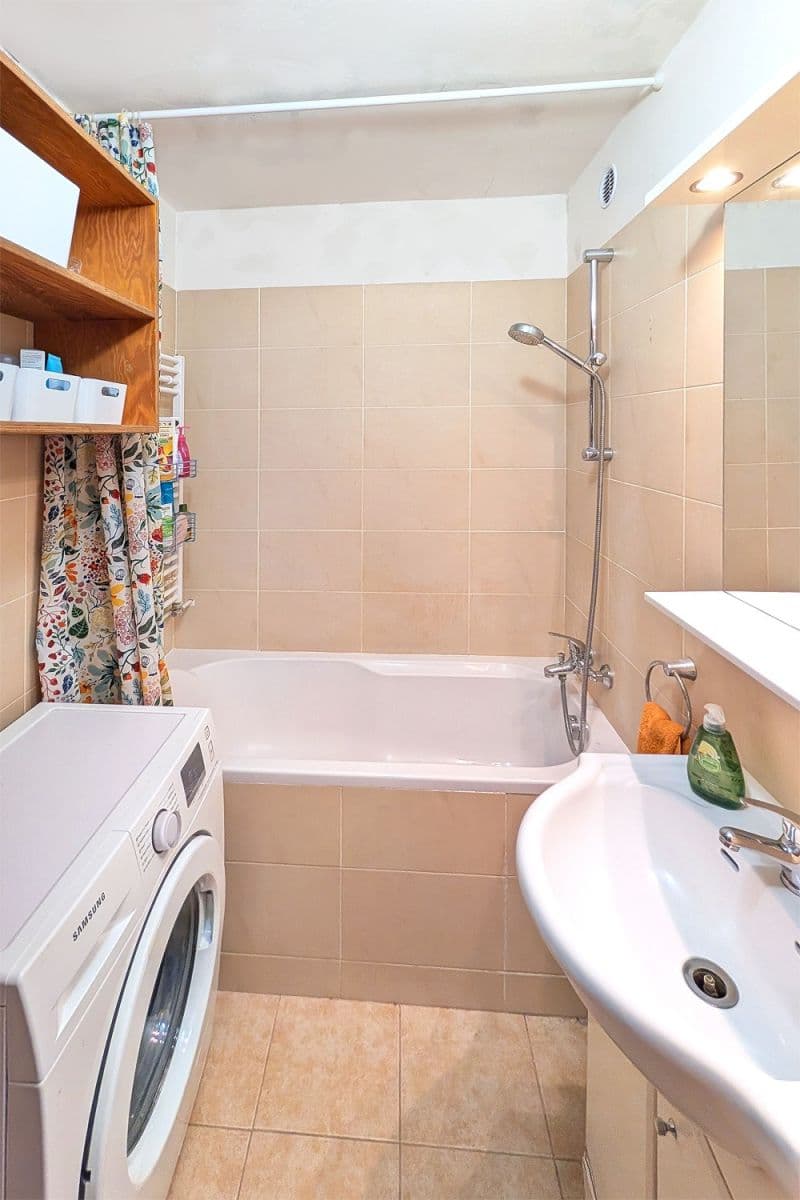 Predaj bytu 3-izbový 57 m², Nekvasilova, Praha, Praha Predaj bytu 3-izbový 57 m², Nekvasilova, Praha, Praha