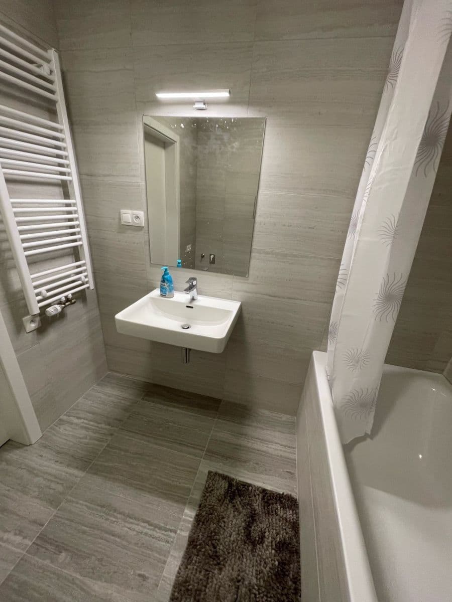 Prenájom bytu 2-izbový 38 m², Breitfeldova, Praha, Praha Prenájom bytu 2-izbový 38 m², Breitfeldova, Praha, Praha