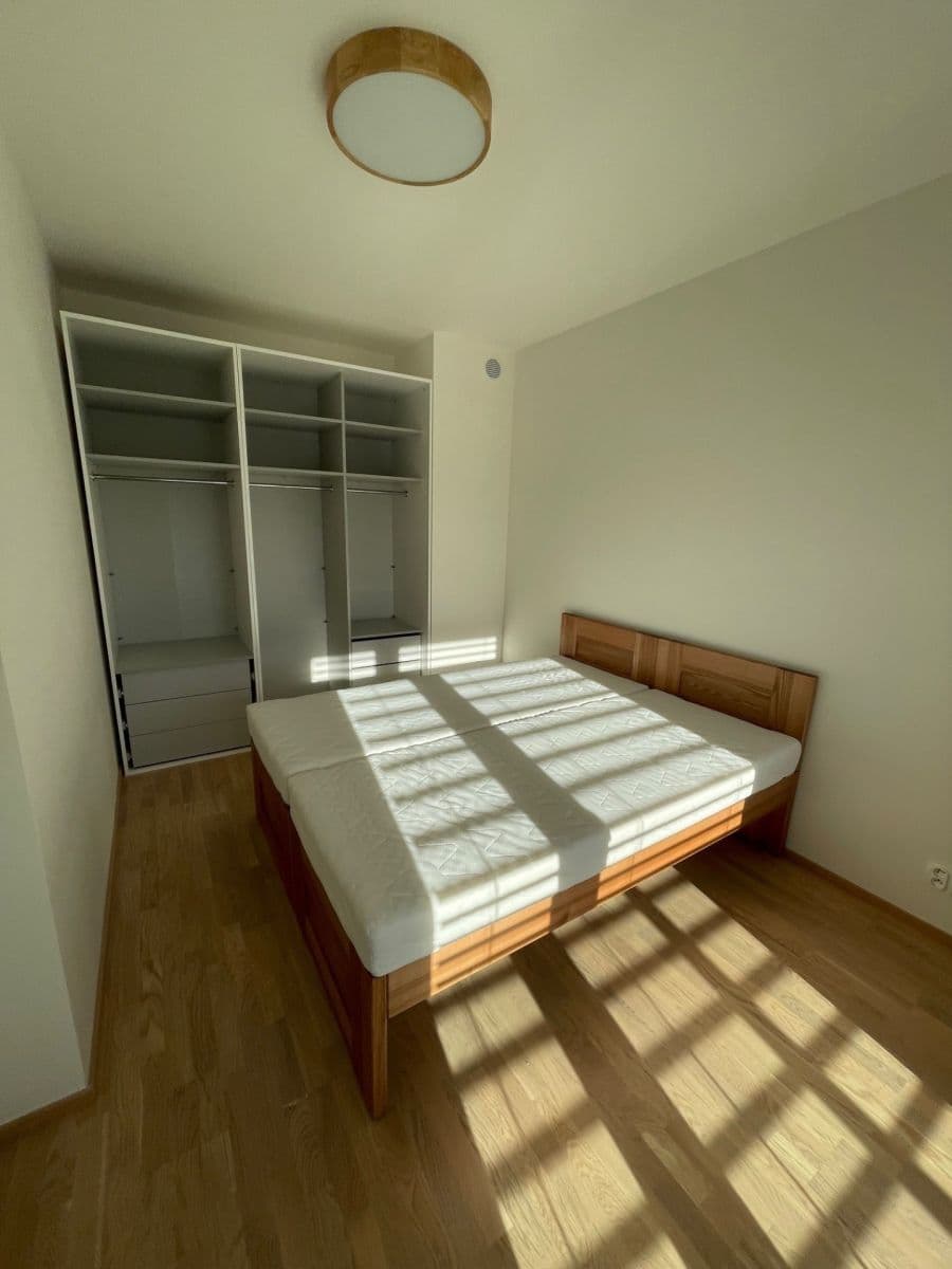 Prenájom bytu 2-izbový 38 m², Breitfeldova, Praha, Praha Prenájom bytu 2-izbový 38 m², Breitfeldova, Praha, Praha