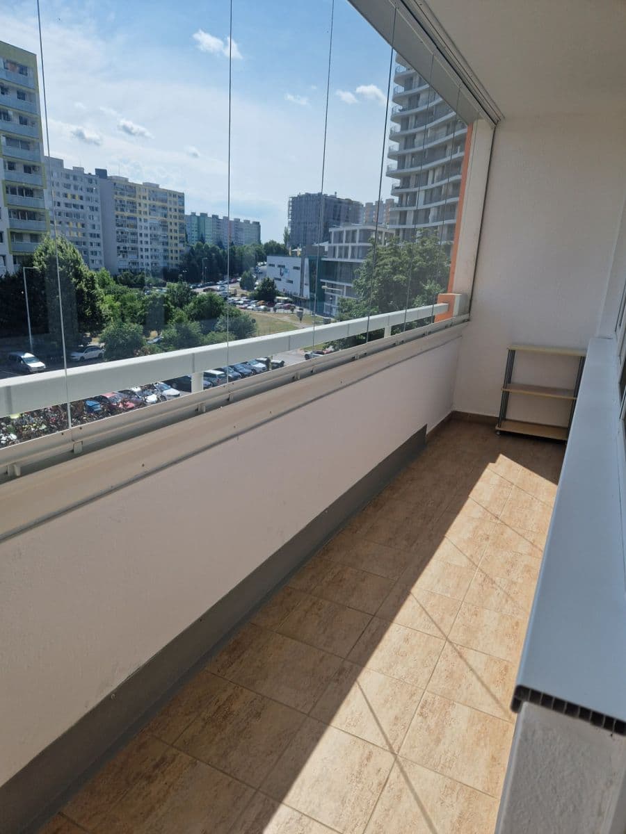 Prenájom bytu 3-izbový 78 m², Kettnerova, Praha, Praha Prenájom bytu 3-izbový 78 m², Kettnerova, Praha, Praha