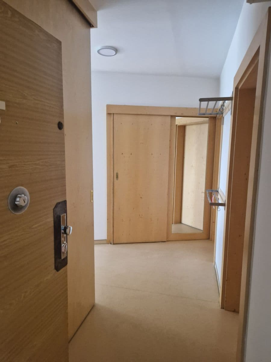 Prenájom bytu 3-izbový 78 m², Kettnerova, Praha, Praha Prenájom bytu 3-izbový 78 m², Kettnerova, Praha, Praha