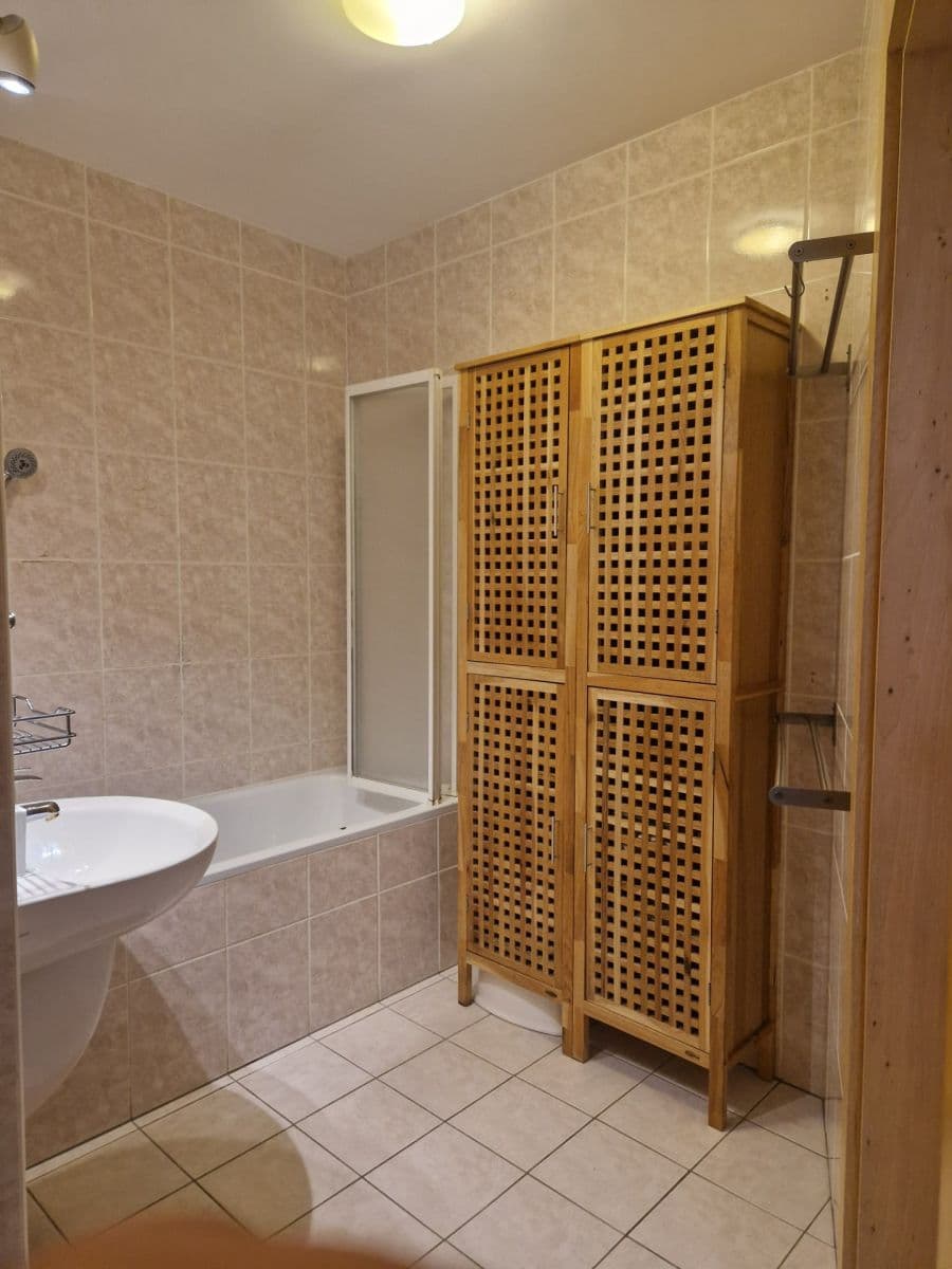 Prenájom bytu 3-izbový 78 m², Kettnerova, Praha, Praha Prenájom bytu 3-izbový 78 m², Kettnerova, Praha, Praha