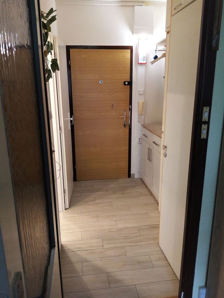 Prenájom bytu 30 m², Samohelova, Praha, Praha Prenájom bytu 30 m², Samohelova, Praha, Praha