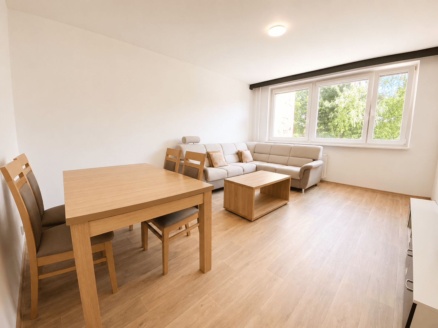 Predaj bytu 4-izbový 89 m², Česká, Zlín, Zlínský kraj Predaj bytu 4-izbový 89 m², Česká, Zlín, Zlínský kraj