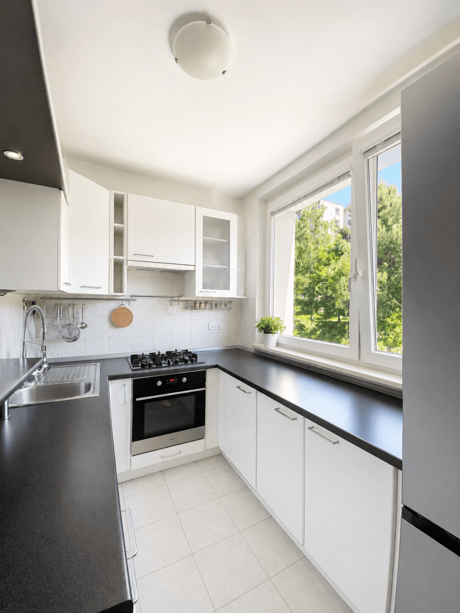 Predaj bytu 4-izbový 89 m², Česká, Zlín, Zlínský kraj Predaj bytu 4-izbový 89 m², Česká, Zlín, Zlínský kraj