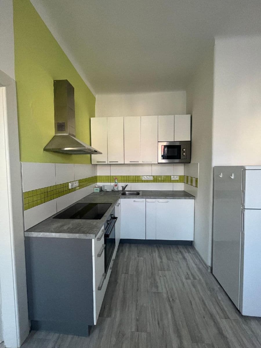 Prenájom bytu 1-izbový 45 m², Šmeralova, Olomouc, Olomoucký kraj Prenájom bytu 1-izbový 45 m², Šmeralova, Olomouc, Olomoucký kraj