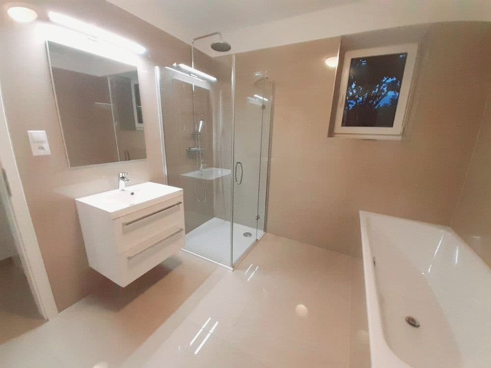 Prenájom bytu 4-izbový 150 m², Na Zlaté stoce, České Budějovice, Jihočeský kraj Prenájom bytu 4-izbový 150 m², Na Zlaté stoce, České Budějovice, Jihočeský kraj