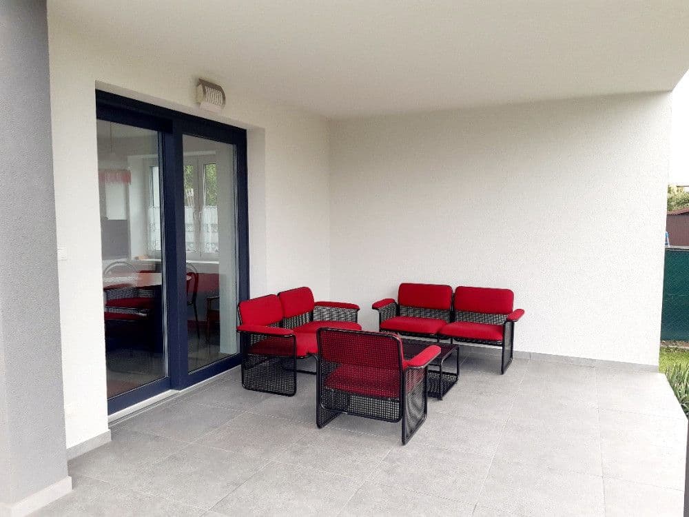 Prenájom bytu 4-izbový 150 m², Na Zlaté stoce, České Budějovice, Jihočeský kraj Prenájom bytu 4-izbový 150 m², Na Zlaté stoce, České Budějovice, Jihočeský kraj