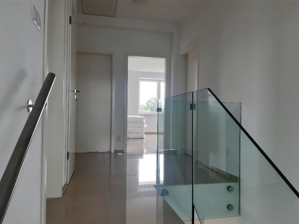 Prenájom bytu 4-izbový 150 m², Na Zlaté stoce, České Budějovice, Jihočeský kraj Prenájom bytu 4-izbový 150 m², Na Zlaté stoce, České Budějovice, Jihočeský kraj