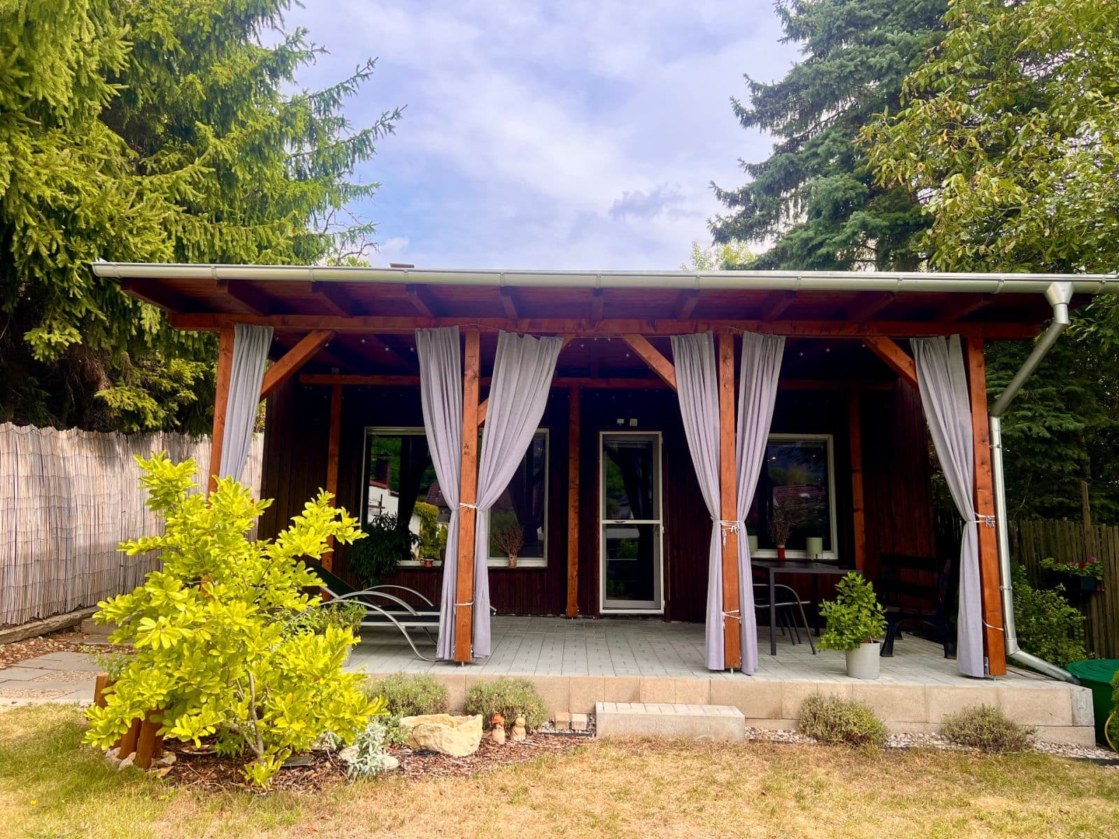 Predaj rekreačného objektu 145 m², pozemok 1.134 m², Hrob, Ústecký kraj Predaj rekreačného objektu 145 m², pozemok 1.134 m², Hrob, Ústecký kraj