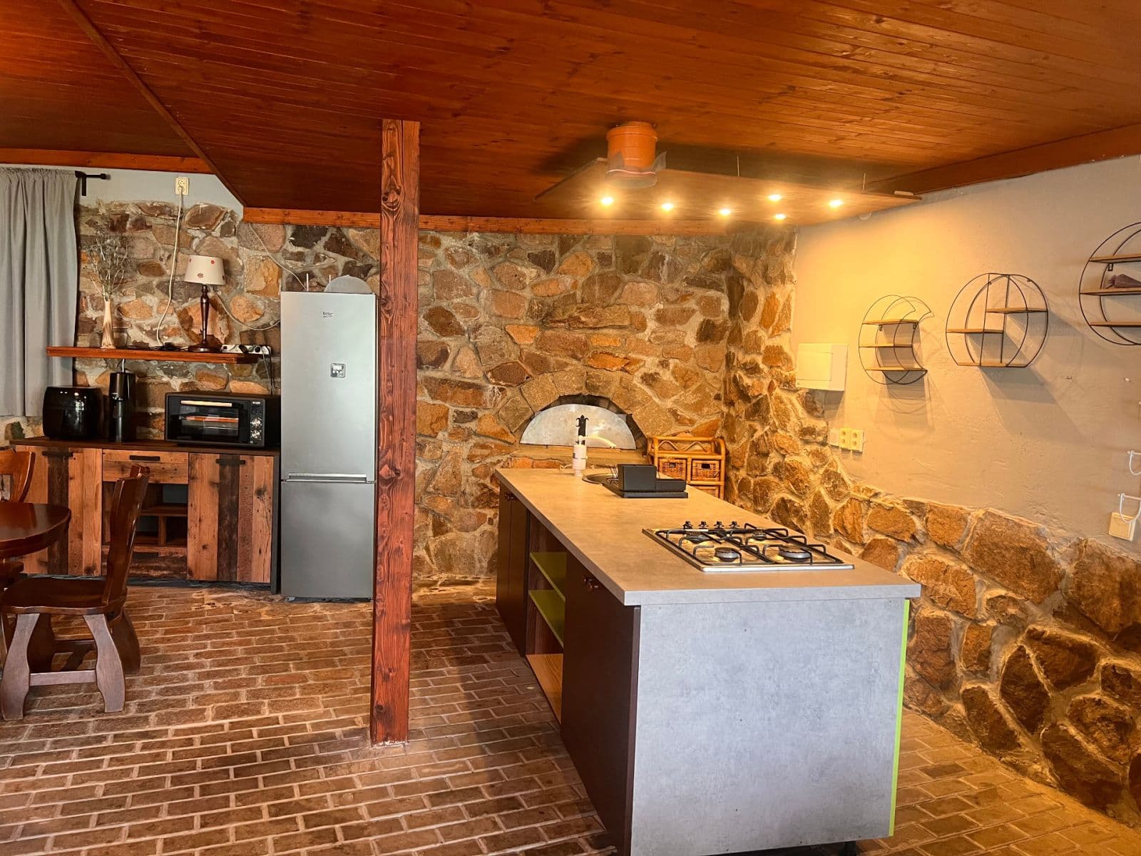 Predaj rekreačného objektu 145 m², pozemok 1.134 m², Hrob, Ústecký kraj Predaj rekreačného objektu 145 m², pozemok 1.134 m², Hrob, Ústecký kraj