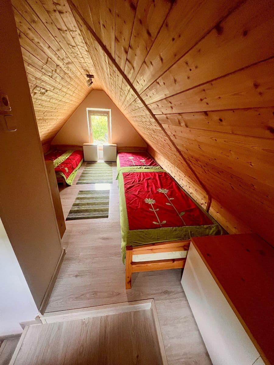 Predaj rekreačného objektu 145 m², pozemok 1.134 m², Hrob, Ústecký kraj Predaj rekreačného objektu 145 m², pozemok 1.134 m², Hrob, Ústecký kraj
