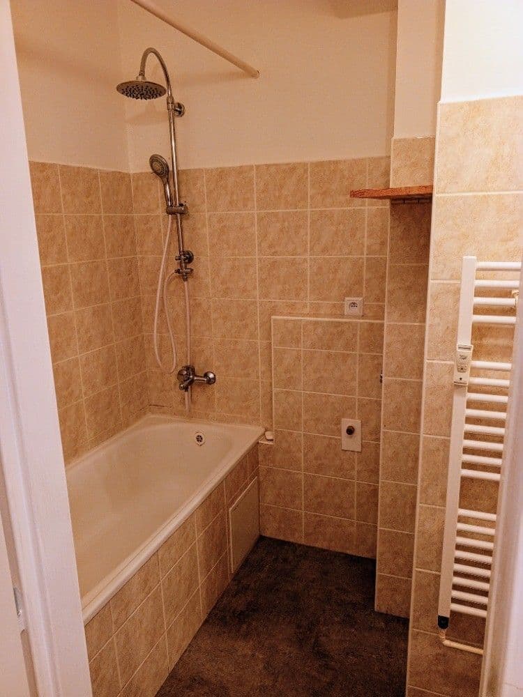 Predaj bytu 1-izbový 44 m², Topolová, Olomouc, Olomoucký kraj Predaj bytu 1-izbový 44 m², Topolová, Olomouc, Olomoucký kraj