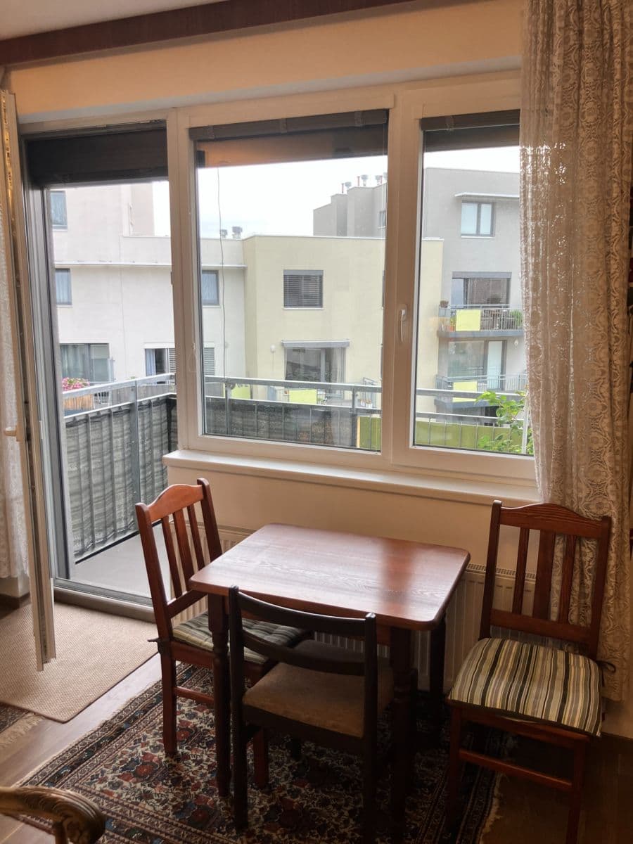 Prenájom bytu 1-izbový 39 m², Rižská, Praha, Praha Prenájom bytu 1-izbový 39 m², Rižská, Praha, Praha