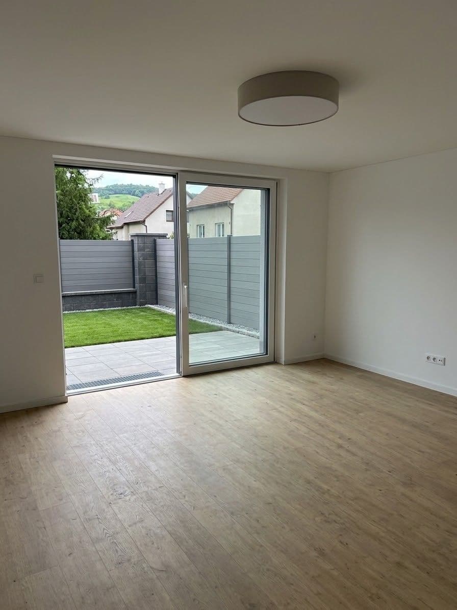 Prenájom bytu 2-izbový 50 m², Ohnivcova, Praha, Praha Prenájom bytu 2-izbový 50 m², Ohnivcova, Praha, Praha