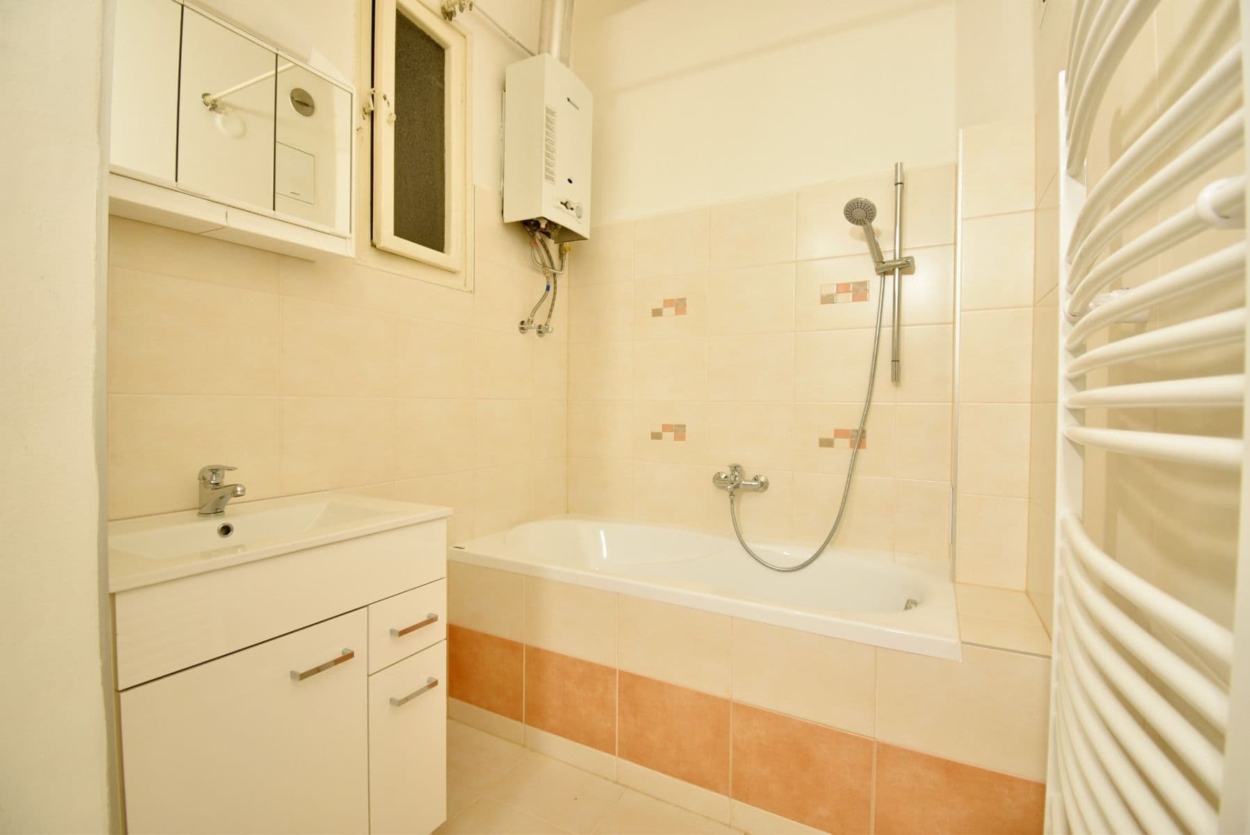 Prenájom bytu 1-izbový 50 m², Na Úspěchu, Praha, Praha Prenájom bytu 1-izbový 50 m², Na Úspěchu, Praha, Praha