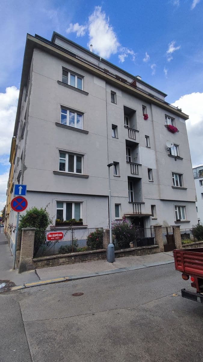 Prenájom bytu 1-izbový 50 m², Na Úspěchu, Praha, Praha Prenájom bytu 1-izbový 50 m², Na Úspěchu, Praha, Praha