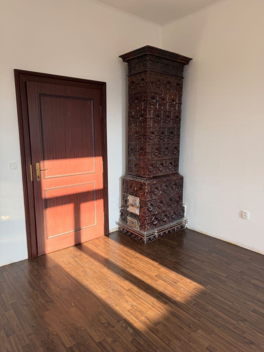 Prenájom bytu 4-izbový 119 m², 26. dubna, Cheb, Karlovarský kraj Prenájom bytu 4-izbový 119 m², 26. dubna, Cheb, Karlovarský kraj