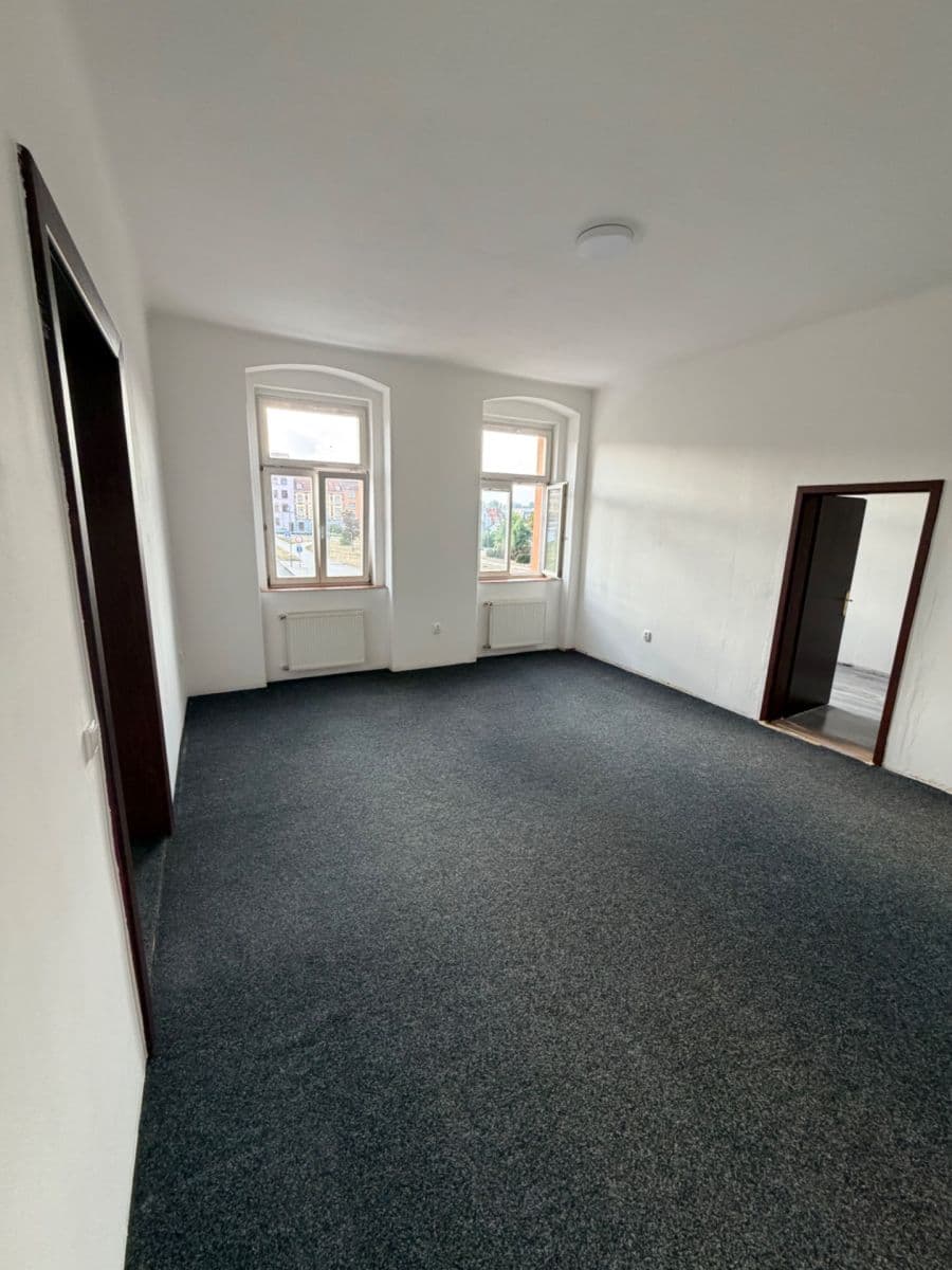 Prenájom bytu 4-izbový 119 m², 26. dubna, Cheb, Karlovarský kraj Prenájom bytu 4-izbový 119 m², 26. dubna, Cheb, Karlovarský kraj