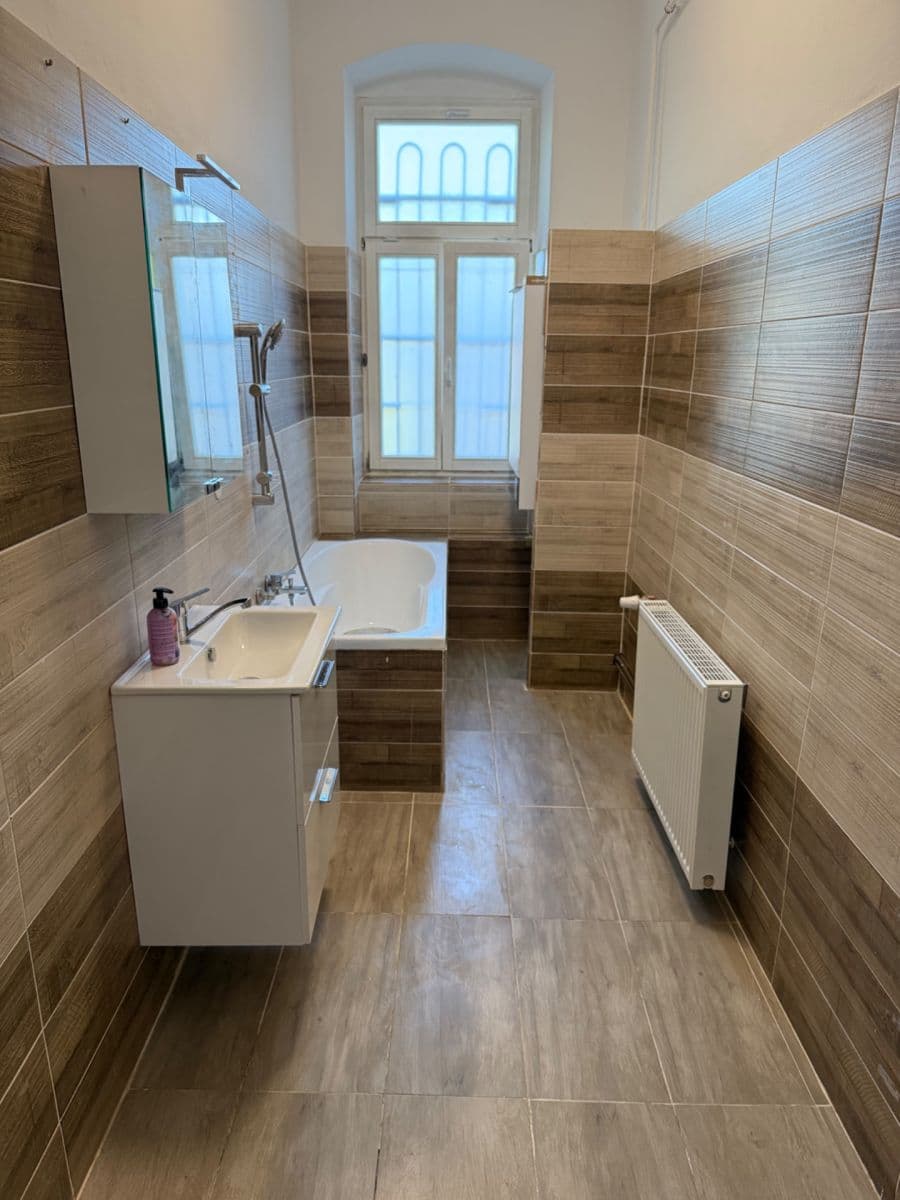 Prenájom bytu 4-izbový 119 m², 26. dubna, Cheb, Karlovarský kraj Prenájom bytu 4-izbový 119 m², 26. dubna, Cheb, Karlovarský kraj