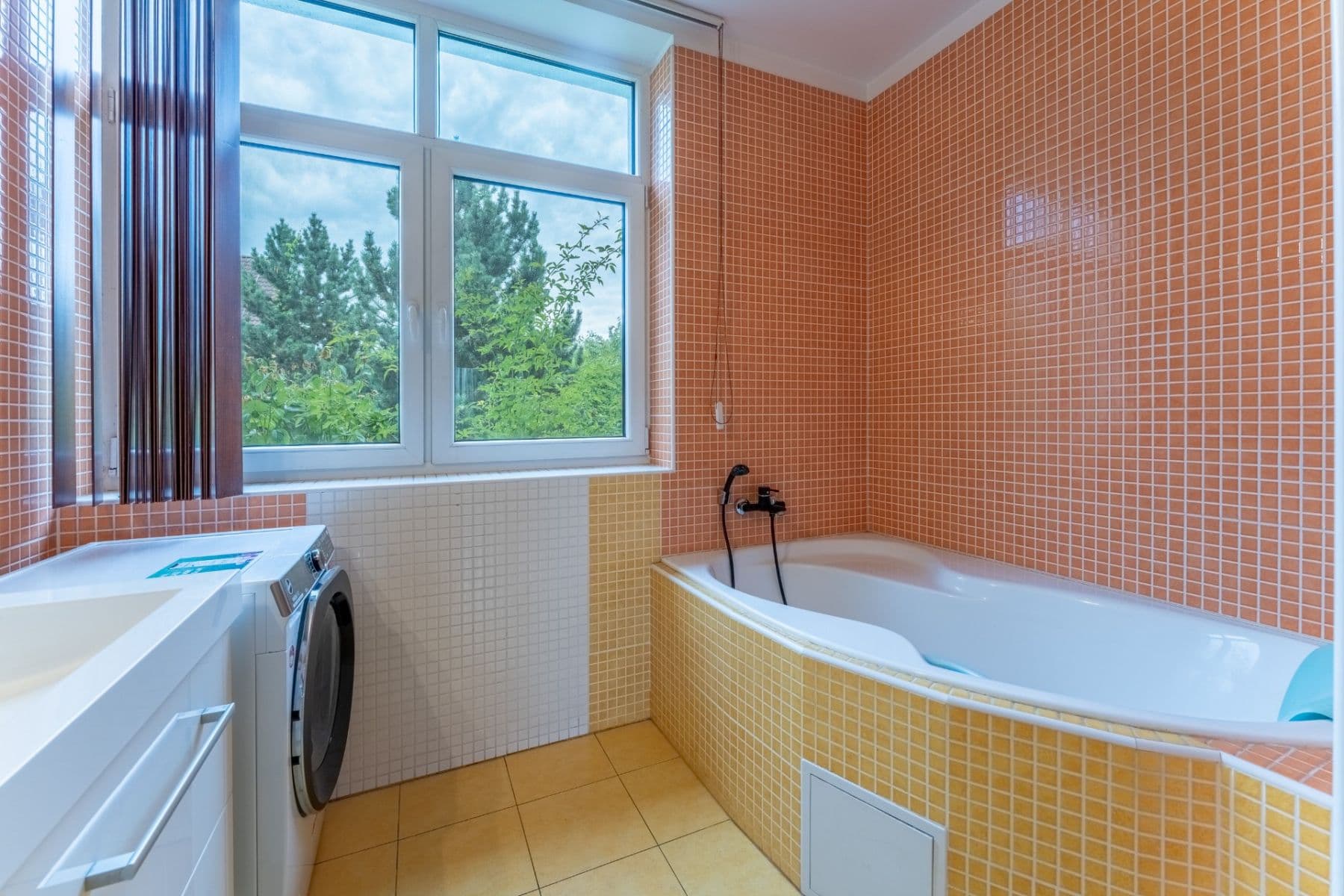 Predaj domu 158 m², pozemok 700 m², U Potoka, Mukařov, Středočeský kraj Predaj domu 158 m², pozemok 700 m², U Potoka, Mukařov, Středočeský kraj