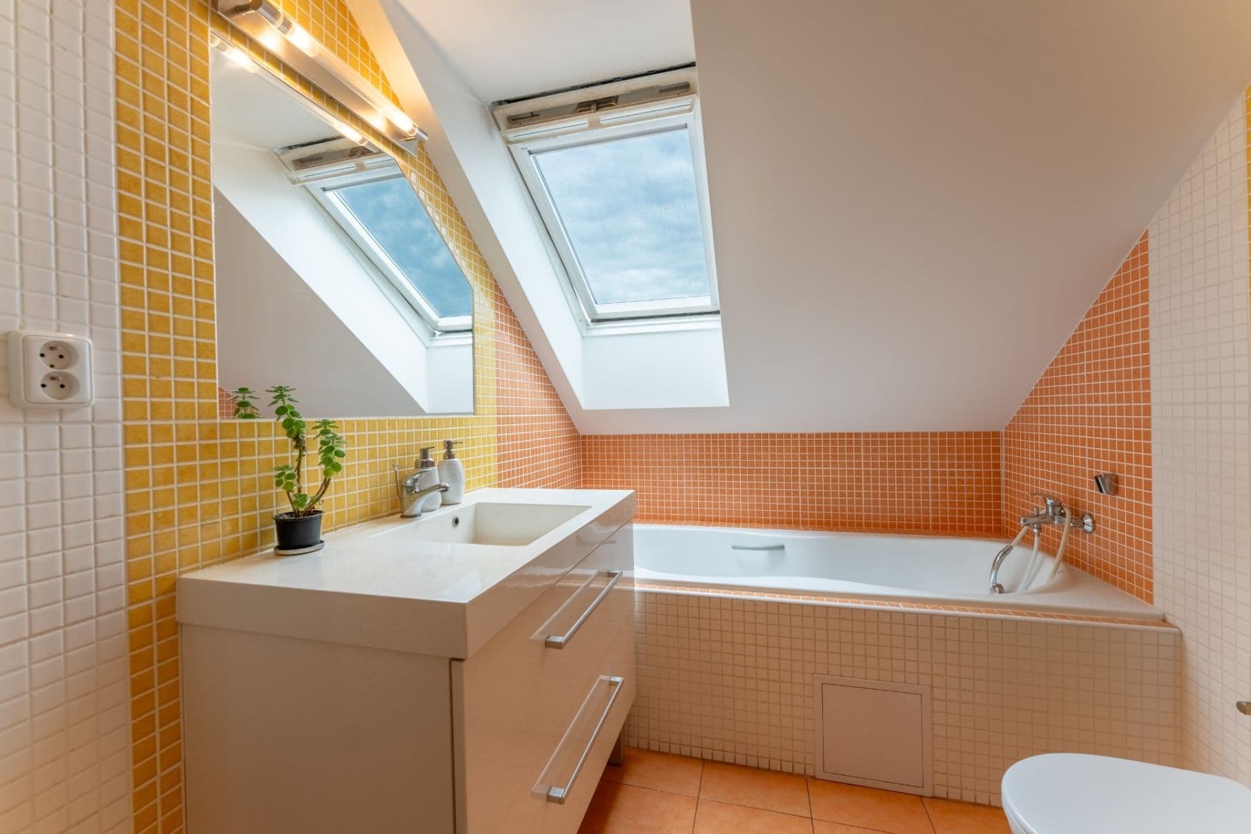 Predaj domu 158 m², pozemok 700 m², U Potoka, Mukařov, Středočeský kraj Predaj domu 158 m², pozemok 700 m², U Potoka, Mukařov, Středočeský kraj