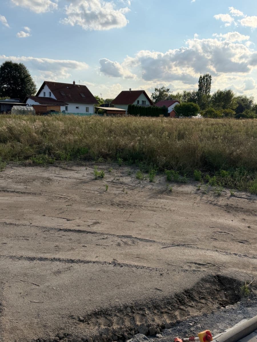 Predaj pozemku 4.600 m², Kostěnice, Pardubický kraj Predaj pozemku 4.600 m², Kostěnice, Pardubický kraj