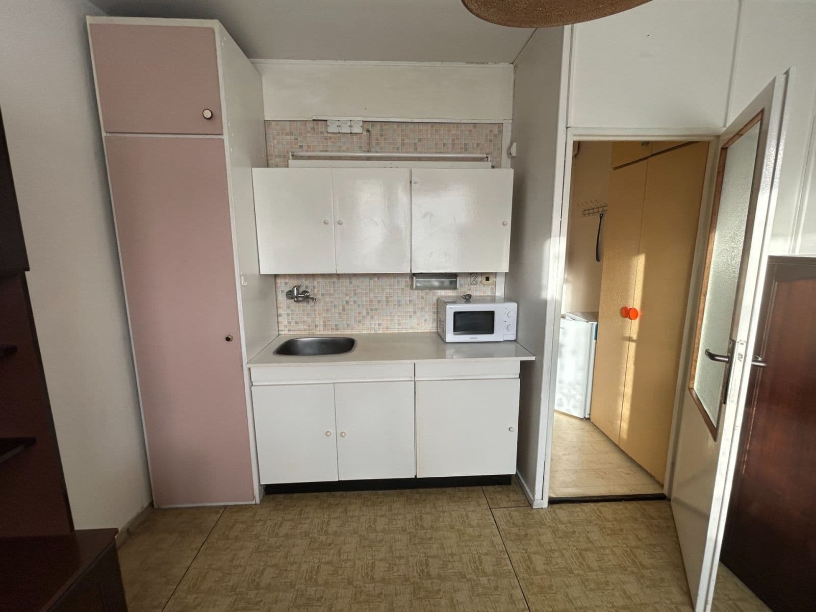 Prenájom bytu 1-izbový 22 m², Ladova, Ústí nad Labem, Ústecký kraj Prenájom bytu 1-izbový 22 m², Ladova, Ústí nad Labem, Ústecký kraj