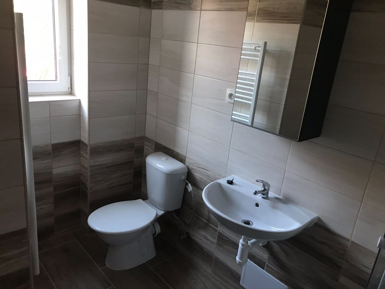 Prenájom bytu 2-izbový 52 m², 5. května, Mníšek pod Brdy, Středočeský kraj Prenájom bytu 2-izbový 52 m², 5. května, Mníšek pod Brdy, Středočeský kraj