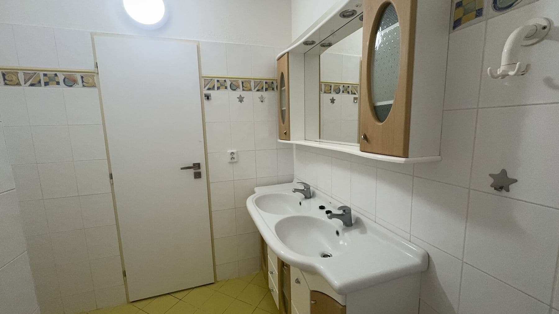 Prenájom bytu 3-izbový 84 m², Roháčova, Český Brod, Středočeský kraj Prenájom bytu 3-izbový 84 m², Roháčova, Český Brod, Středočeský kraj