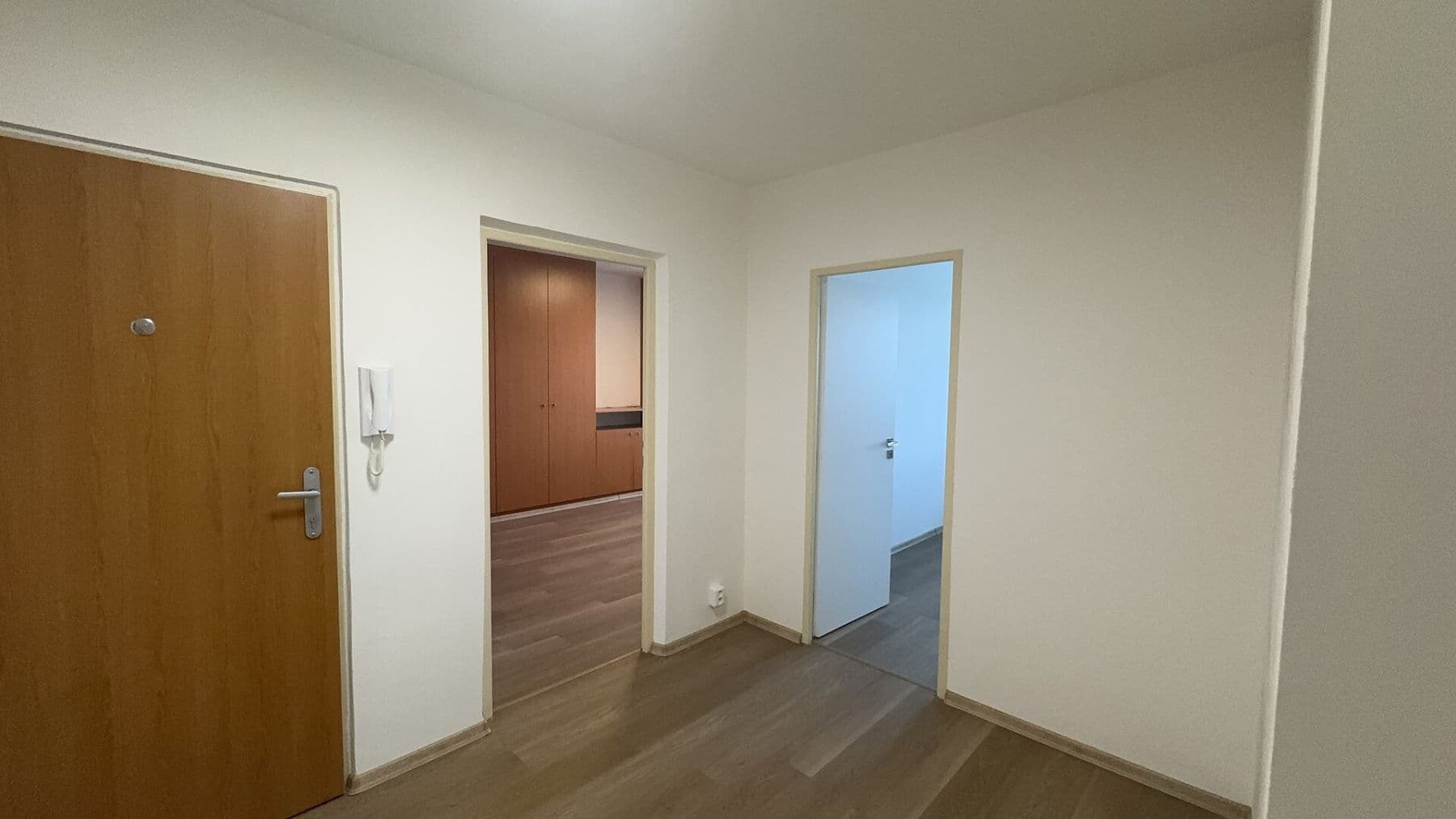 Prenájom bytu 3-izbový 84 m², Roháčova, Český Brod, Středočeský kraj Prenájom bytu 3-izbový 84 m², Roháčova, Český Brod, Středočeský kraj