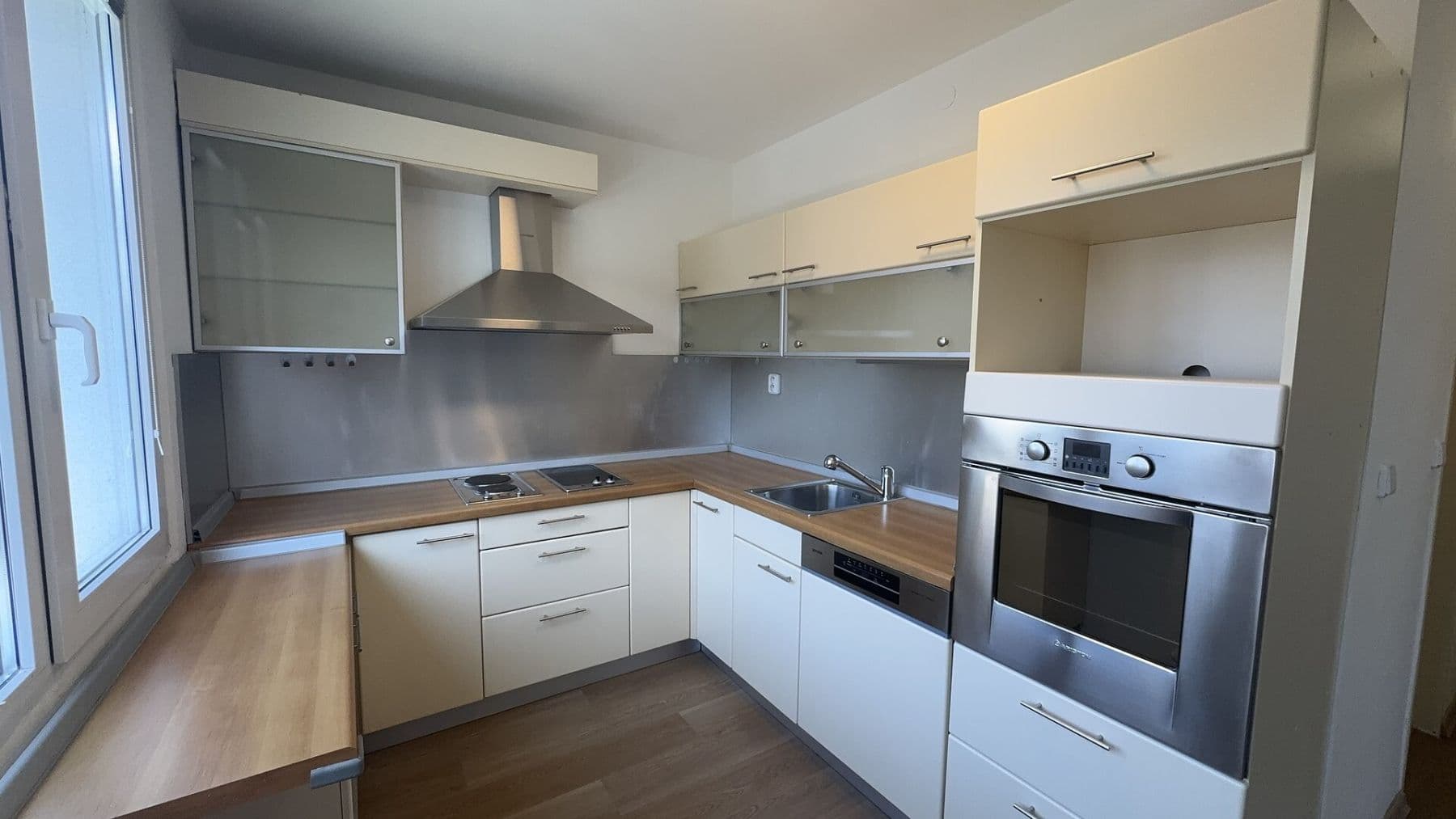 Prenájom bytu 3-izbový 84 m², Roháčova, Český Brod, Středočeský kraj Prenájom bytu 3-izbový 84 m², Roháčova, Český Brod, Středočeský kraj